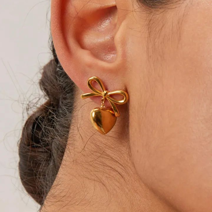 Amour Bow-Heart Gold Studs