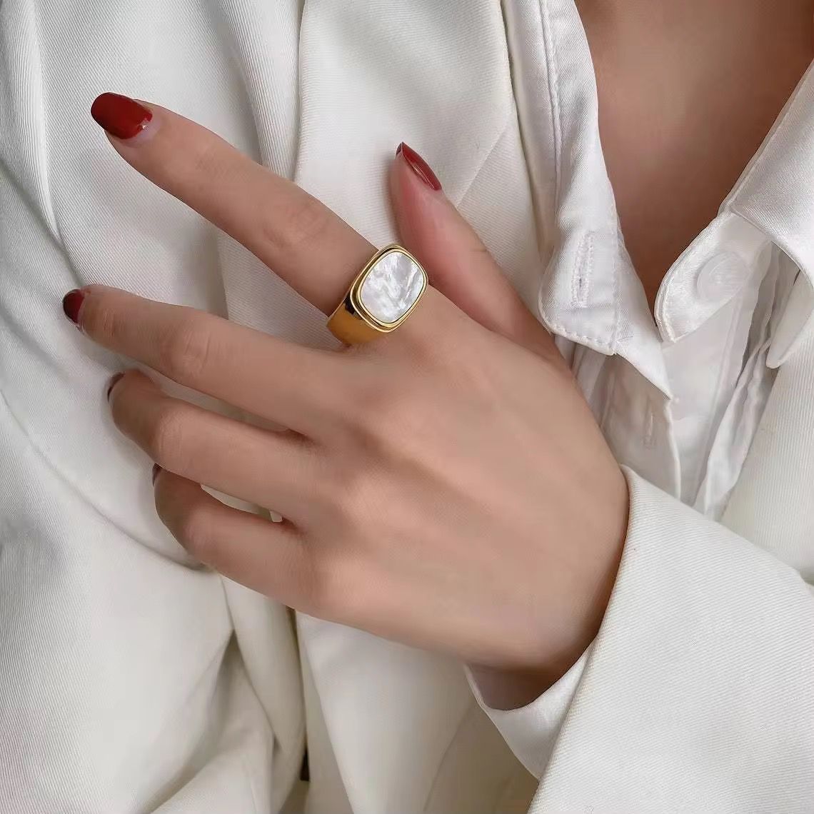 Luxe Duo Signet Rings – Onyx & Mother of Pearl