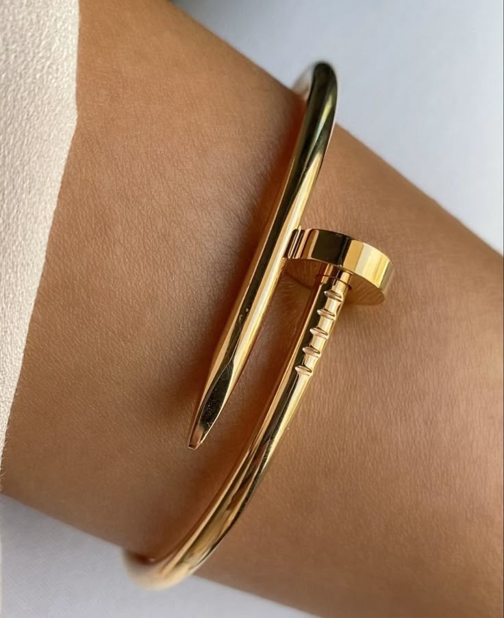 Nail Luxe™ Gold Bracelet