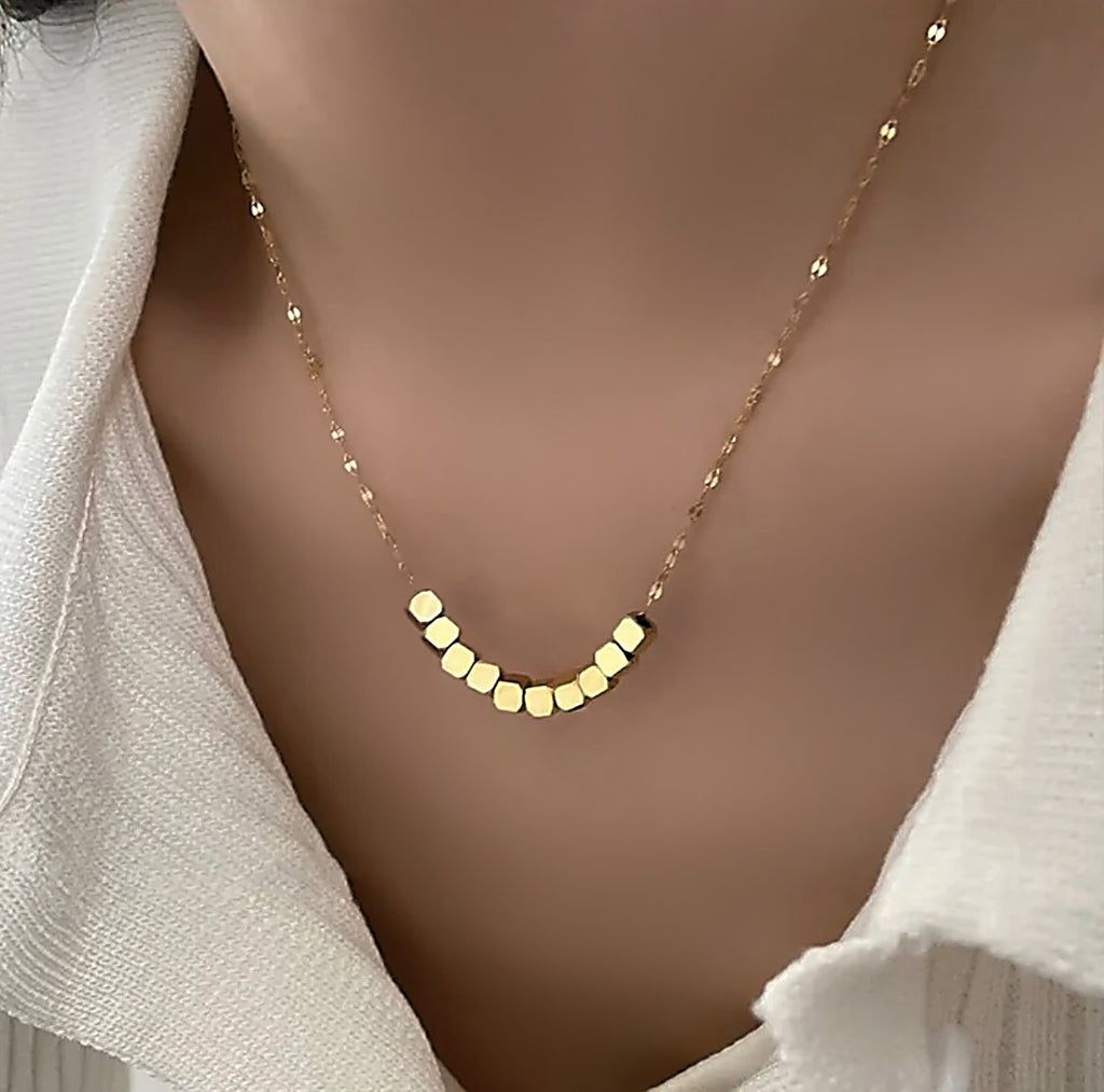 Aurora Cube Charm Necklace – Minimal Gold Elegance