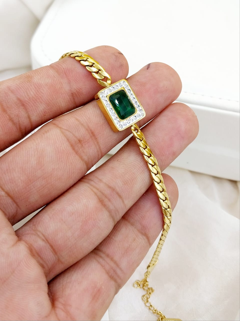 Emerald Radiance Gold Bracelet