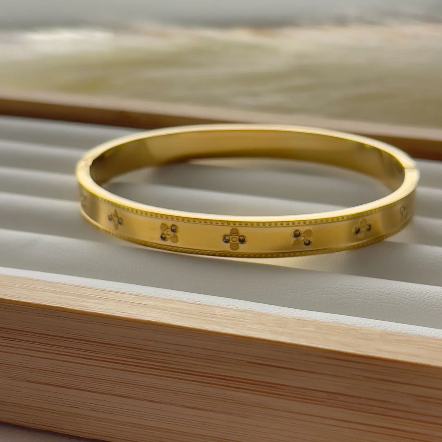 Regalia Glow Gold Bangle & Ring Set