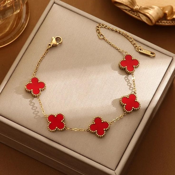 Luxe Clover Charm Bracelet