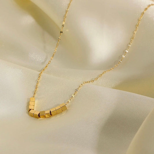Aurora Cube Charm Necklace – Minimal Gold Elegance