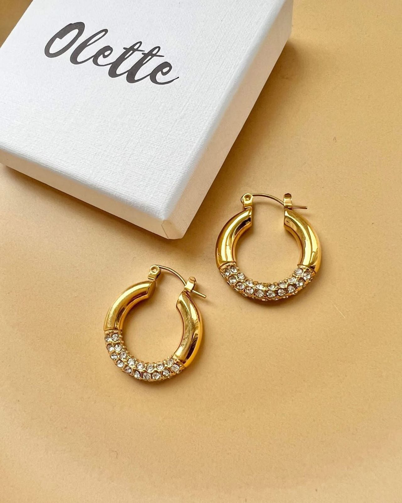 PREMIUM CIRCLE EARRINGS RETRO EXAGGERATED
