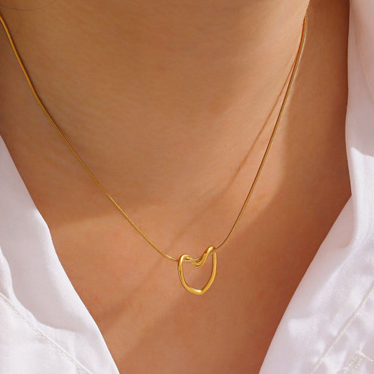 Elegance Curve Heart Pendant Necklace