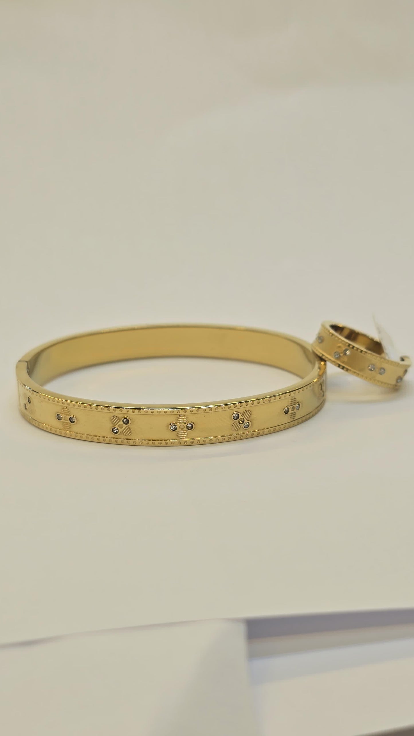 Regalia Glow Gold Bangle & Ring Set